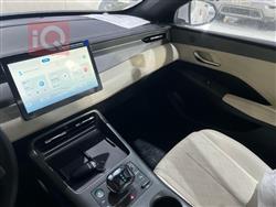 بی وای دی Qin Plus